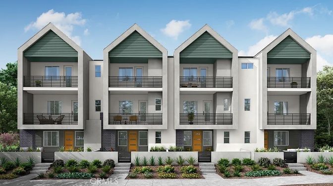 Exterior, Facade, Rowhouse