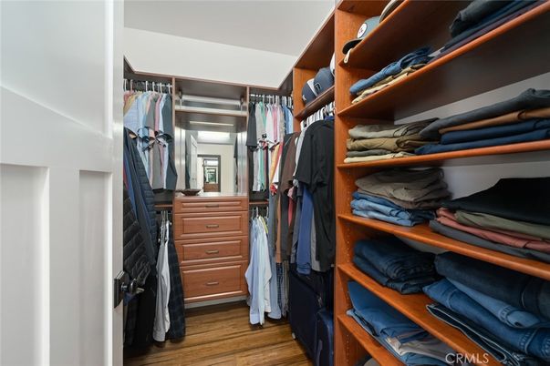 Interior, Walk-in Closets, Wood Texture Flooring