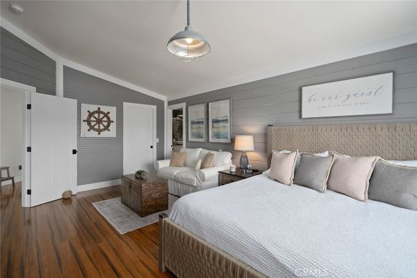 Bedroom, Interior, Pendant Lights, Wood Texture Flooring
