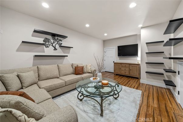 Interior, Living room, Recessed Lighting, Wood Texture Flooring