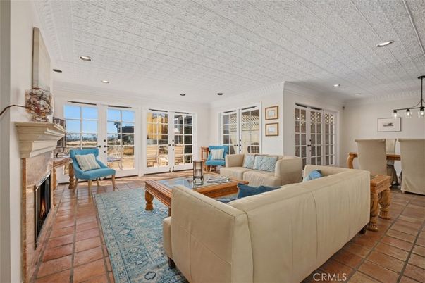 Fireplace, Interior, Living room, Pendant Lights, Recessed Lighting