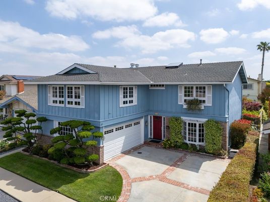 Attached, Exterior, Facade, Raised Ranch
