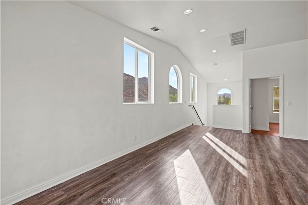 Empty room, Interior, Recessed Lighting, Wood Texture Flooring