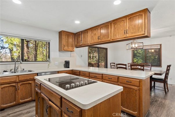 Dining room, Interior, Kitchen, Pendant Lights, Recessed Lighting, Wood Texture Flooring