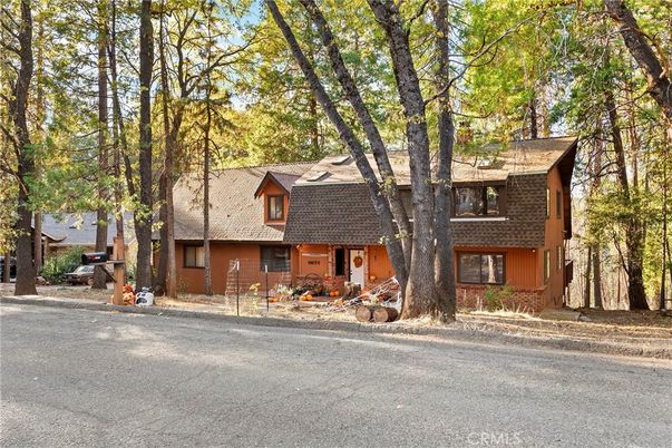 Exterior, Facade, Brick Facade, Log Home