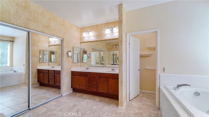 Bathroom, Dual Sink Vanities, Interior