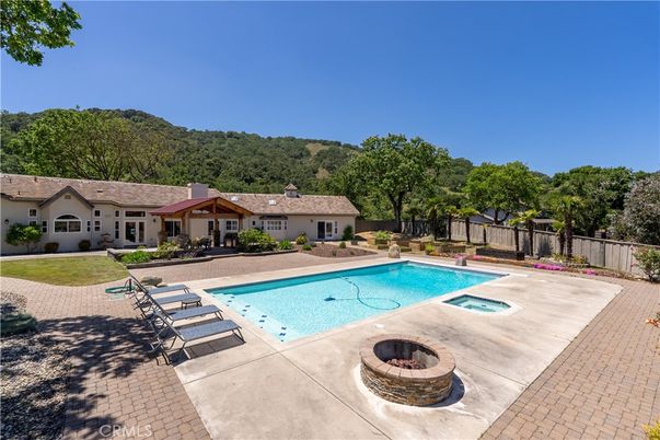 Exterior, Pool