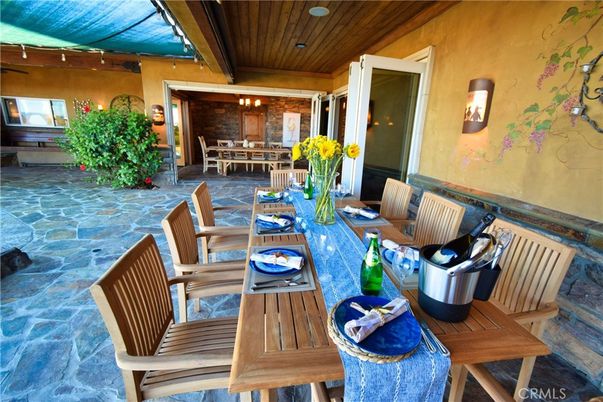 Dining room, Exterior
