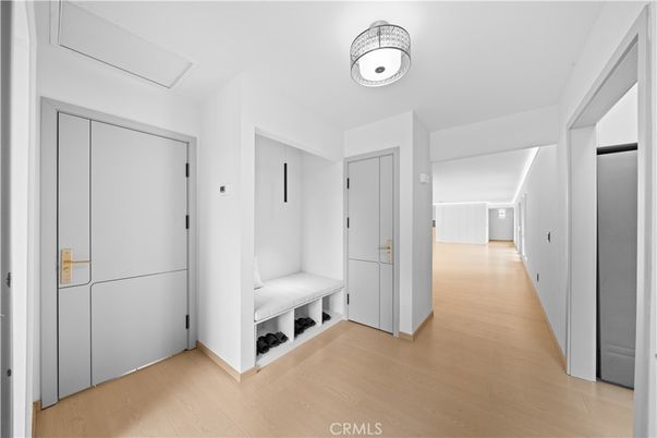 Interior, Utility Closets, Wood Texture Flooring