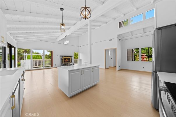 Interior, Pendant Lights, Wood Texture Flooring