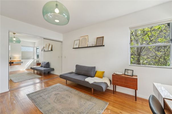 Interior, Pendant Lights, Wood Texture Flooring