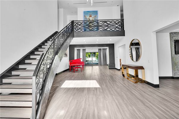 Interior, Recessed Lighting, Wood Texture Flooring