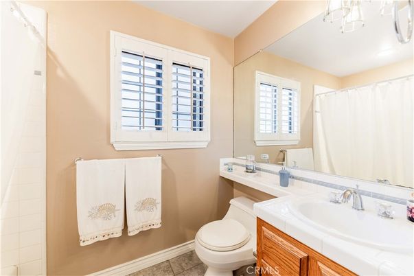 Bathroom, Interior, Tile Countertops