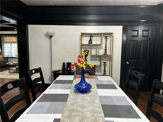 Dining room, Interior