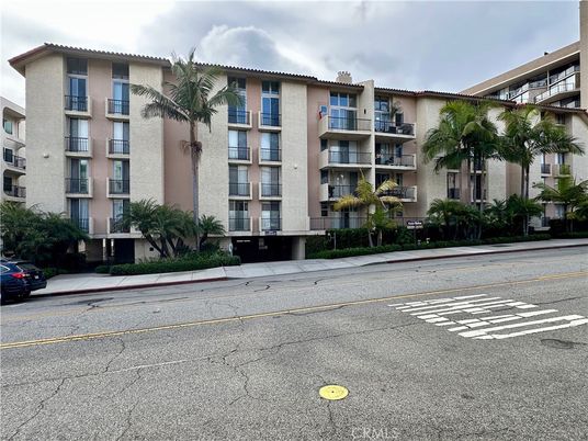 Exterior, Facade, Condo Building