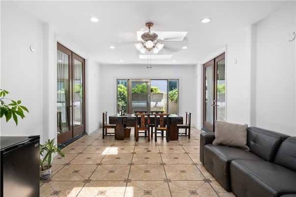 Dining room, Interior, Recessed Lighting