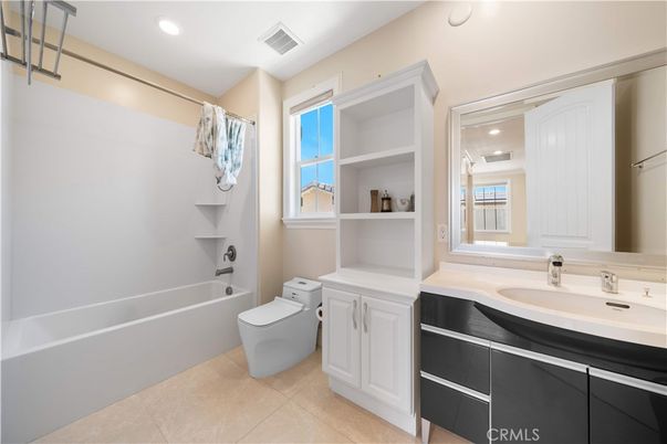 Bathroom, Interior, Recessed Lighting