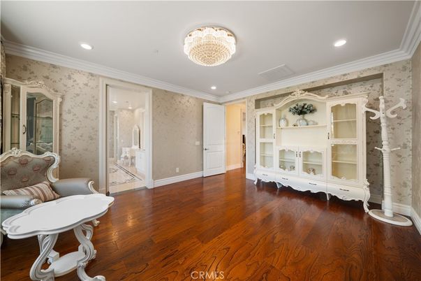 Chandelier, Interior, Recessed Lighting, Wood Texture Flooring