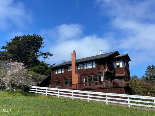 Backyard, Exterior, Facade, Log Home