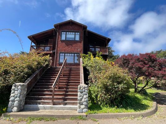 Exterior, Facade, Brick Facade, Log Home