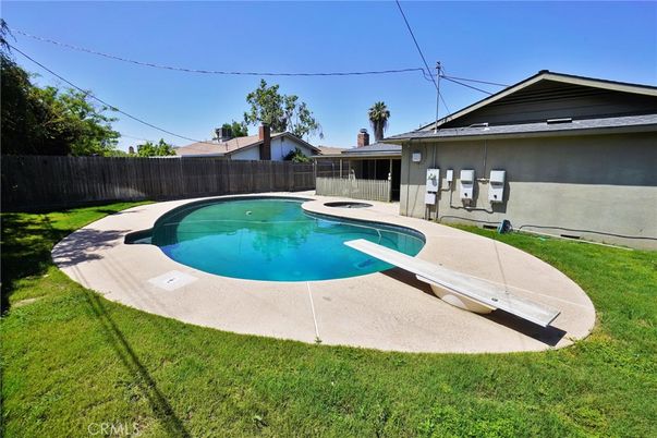 Exterior, Pool