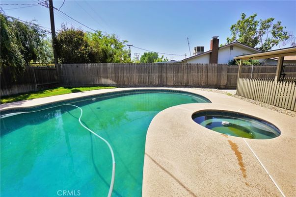 Exterior, Pool