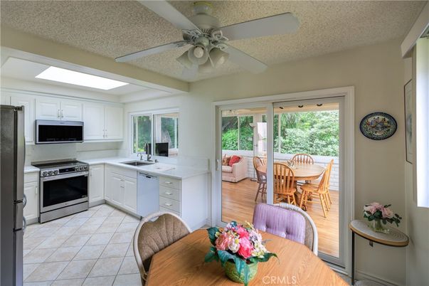 Dining room, Interior, Kitchen, Stainless Steel Appliances, Wood Texture Flooring