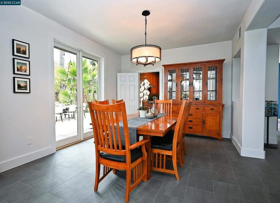 Chandelier, Dining room, Interior