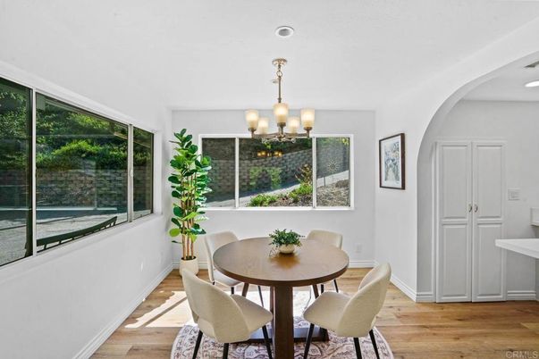Chandelier, Dining room, Interior, Recessed Lighting, Wood Texture Flooring