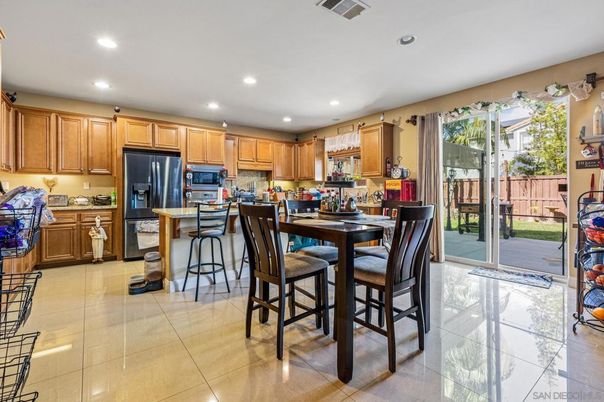 Dining room, Interior, Kitchen, Recessed Lighting