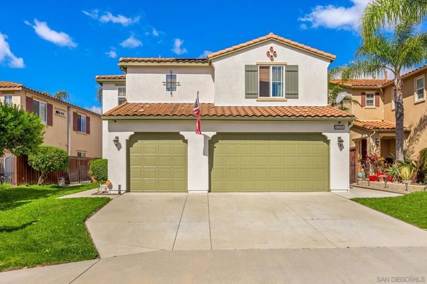 Attached, Exterior, Facade, Mediterranean