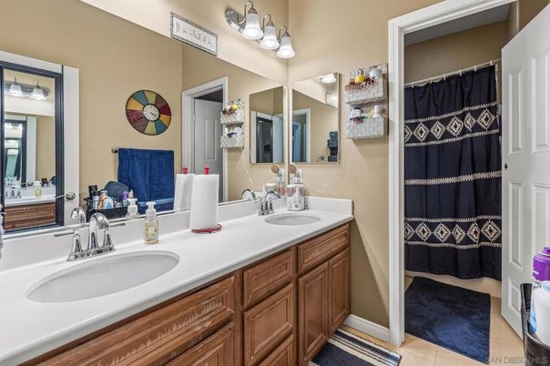 Bathroom, Dual Sink Vanities, Interior