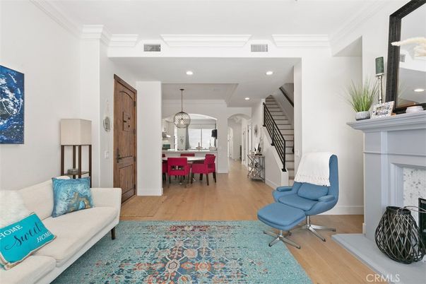 Chandelier, Dining room, Interior, Living room, Pendant Lights, Recessed Lighting, Wood Texture Flooring