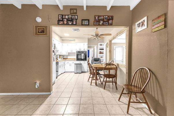 Dining room, Interior, Kitchen, Recessed Lighting