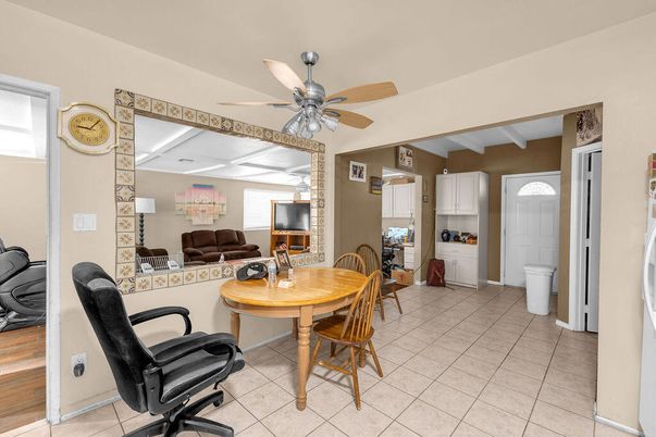 Dining room, Interior