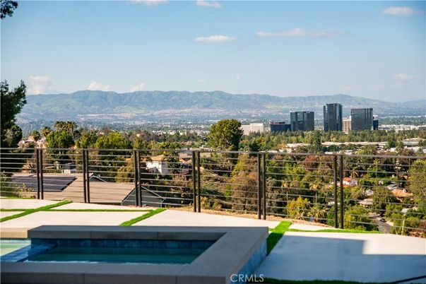 Exterior, Pool, Other, Skyline