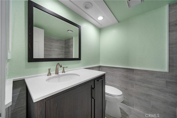 Bathroom, Interior, Recessed Lighting