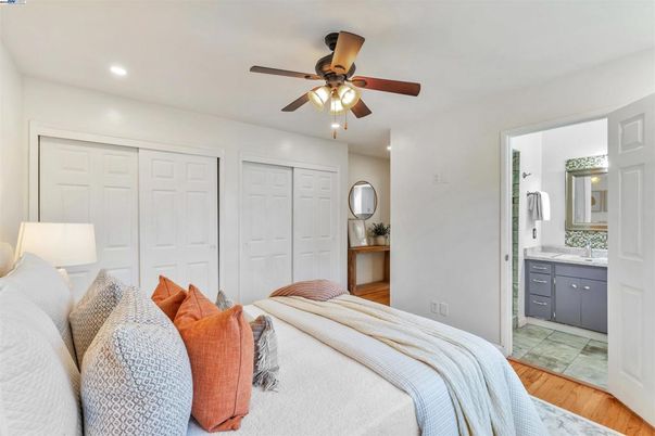 Bathroom, Bedroom, Interior, Recessed Lighting, Wood Texture Flooring