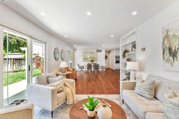 Dining room, Interior, Living room, Recessed Lighting, Wood Texture Flooring