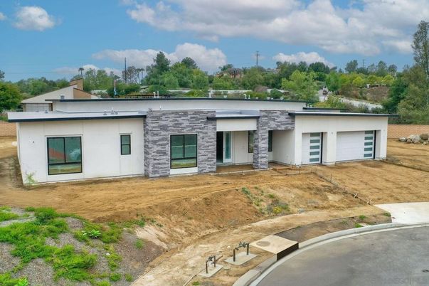 Attached, Exterior, Facade, Modern