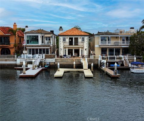 Exterior, Lake