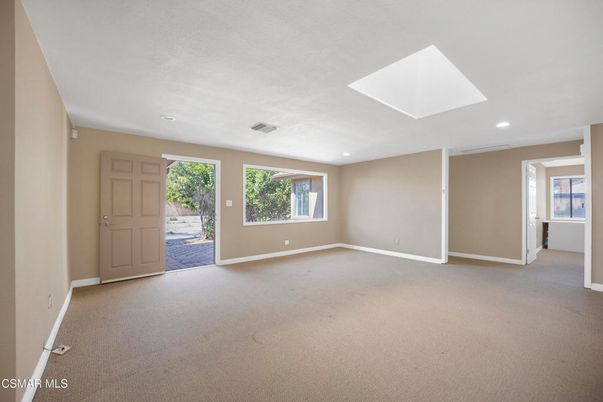 Empty room, Interior, Recessed Lighting