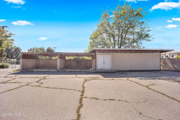 Detached Garage, Exterior