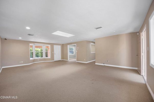 Empty room, Interior, Recessed Lighting