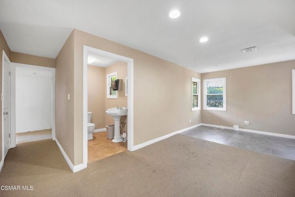 Bathroom, Empty room, Interior, Recessed Lighting
