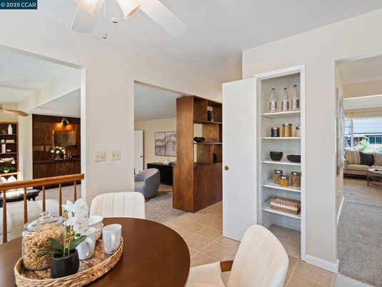 Dining room, Interior