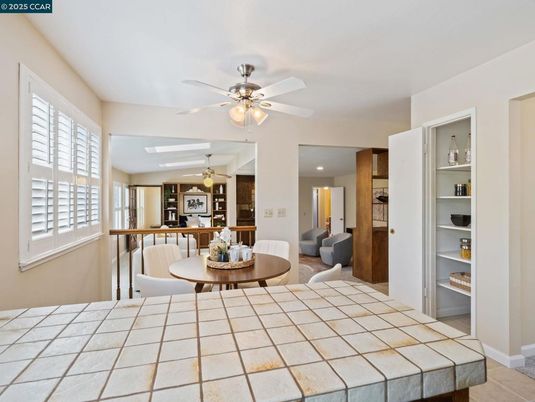 Dining room, Interior, Recessed Lighting