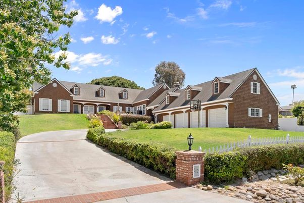 Attached, Backyard, Exterior, Facade, Brick Facade, Cape Cod