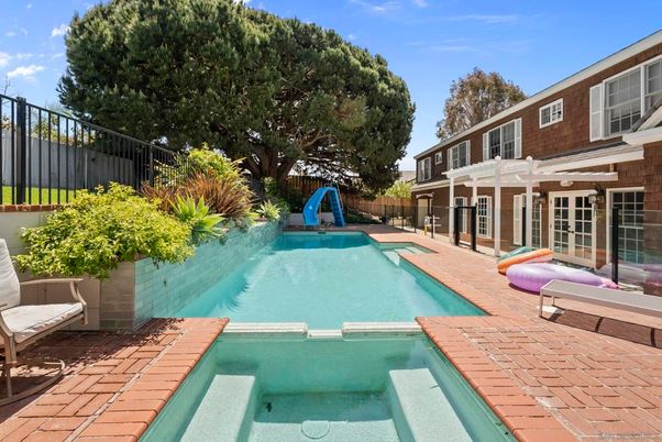 Exterior, Playground, Pool