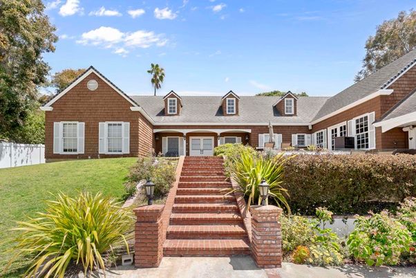 Exterior, Facade, Cape Cod
